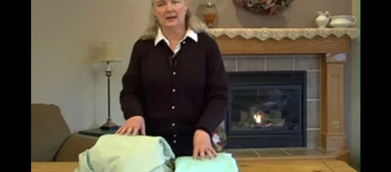 Δείτε τον τρόπο για να διπλώνετε εύκολα και σωστά τα σεντόνια (βίντεο)